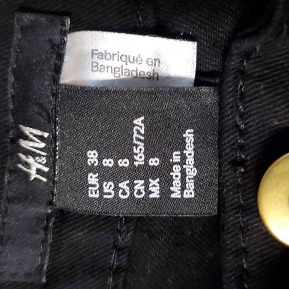 Women's shorts - Picture 2 of 4